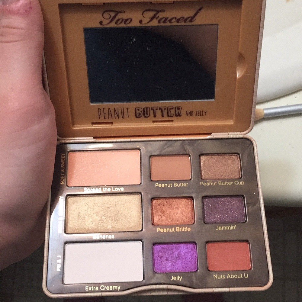Too Faced Peanut Butter and Jelly palette